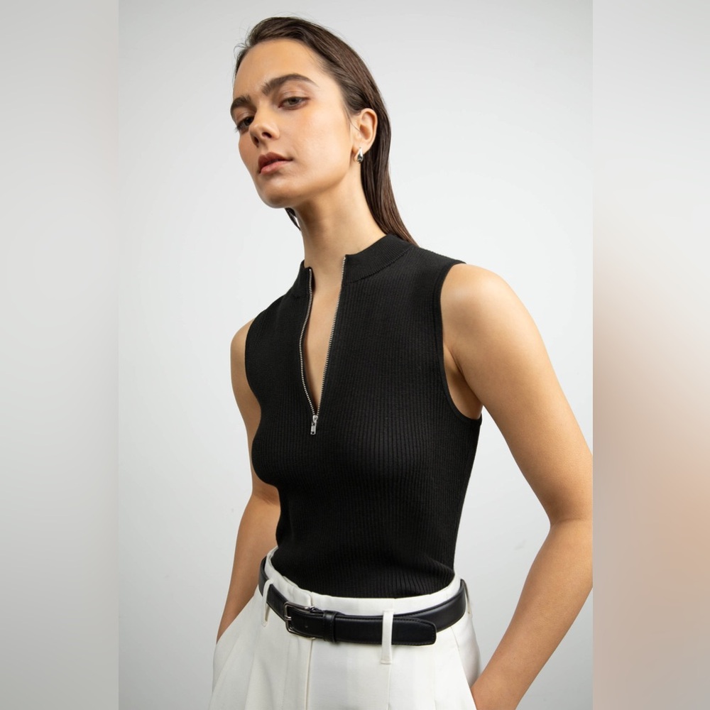 OAK + FORT Black Ribbed Muscle Tee with Zipper